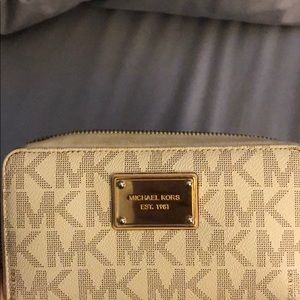 Michael Kors wallet